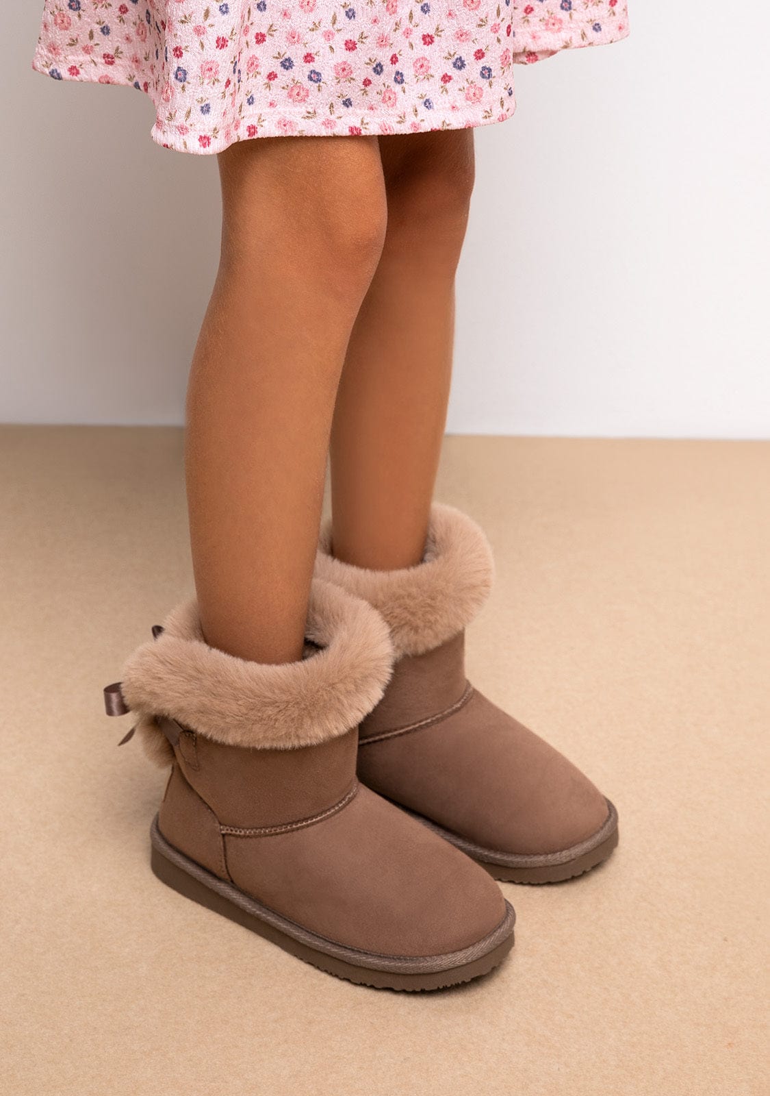 B&W JUNIOR Shoes Taupe Bow Fur Australian Boots Water Repellent B&W