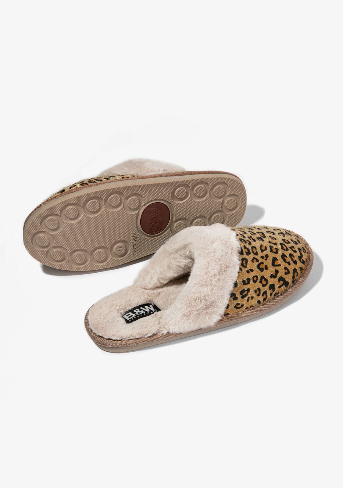 B & W Shoes Leo Home Slipper