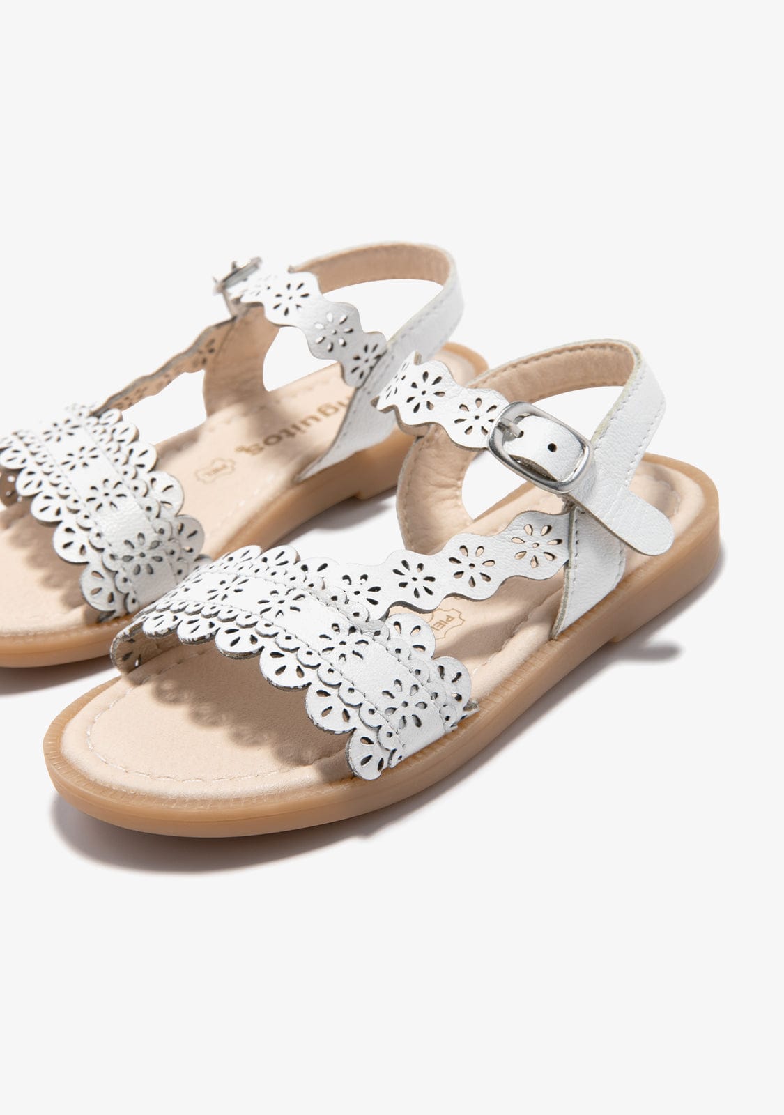 CONGUITOS HEBILLAS White Gold Texture Sandals