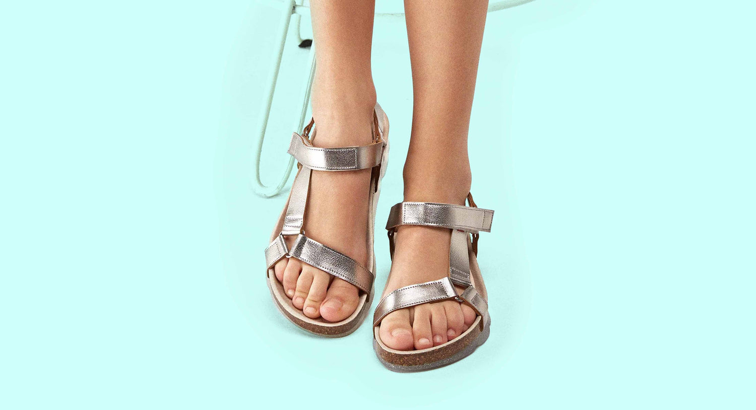 Metallic sandals will be a trend this 2023