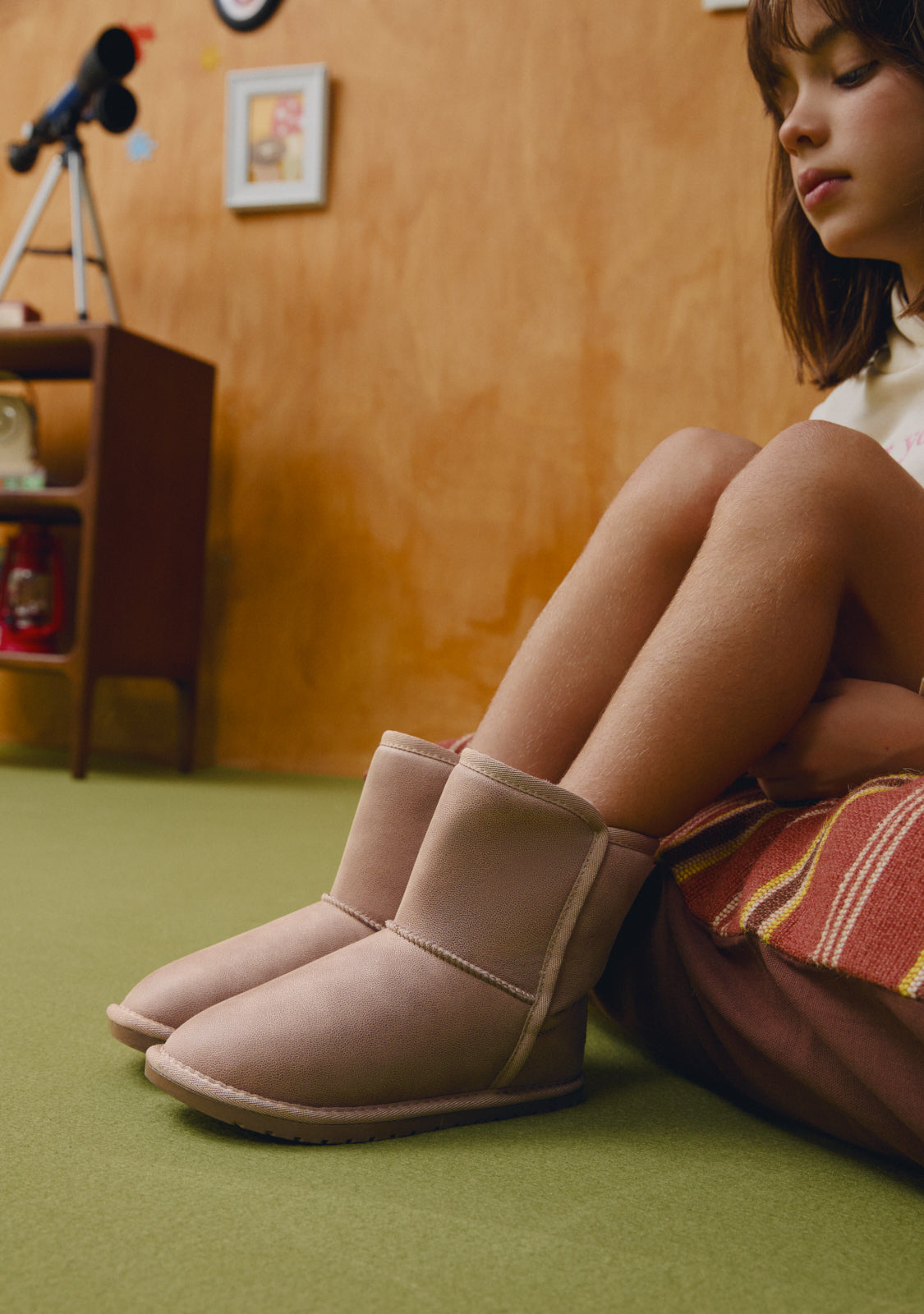 Taupe Respectful Australian Boot B&W