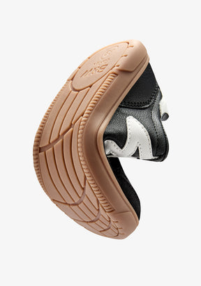 Sneakers Barefoot Nere con Logo