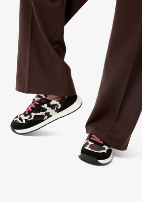 Sneakers Barefoot Cow