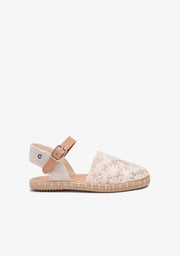 Weiße Espadrilles mit Blumenstickerei