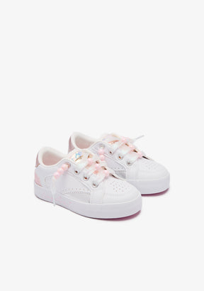 Zapatillas blancas con corazón glow 