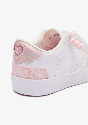 Zapatillas blancas con corazón glow 