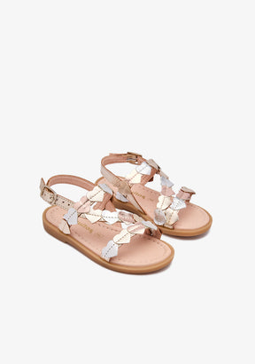 Sandálias de Pele com Corações Metalizados