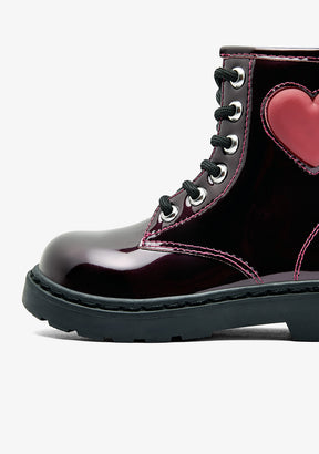 Anfibi bordeaux verniciati con cuore luminoso