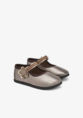 Kupferfarbene Metallic-Barfuß-Mary-Janes mit Stern