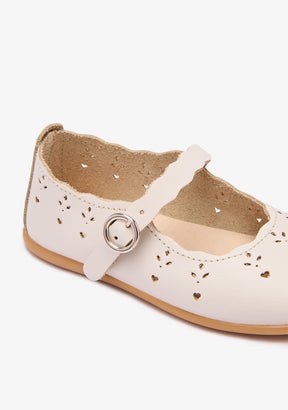 Sabrinas laváveis bege com flores