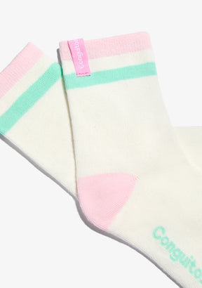Meias às riscas multicoloridas