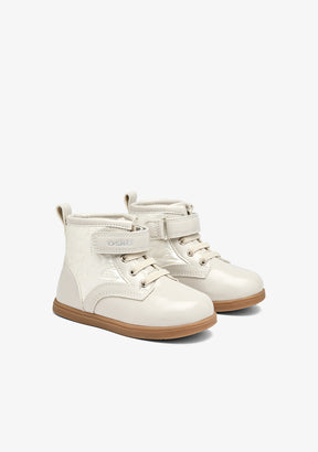 Botas barefoot bege acolchoadas com estrelas