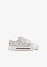 Tênis de bebê em lona com brilho prateado