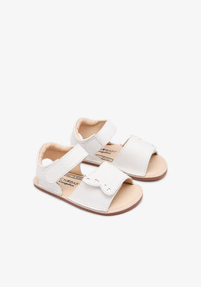 Sandali barefoot bianchi con cuori per neonato