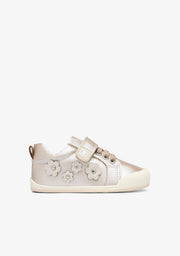 Tênis Barefoot Douradas com Flores