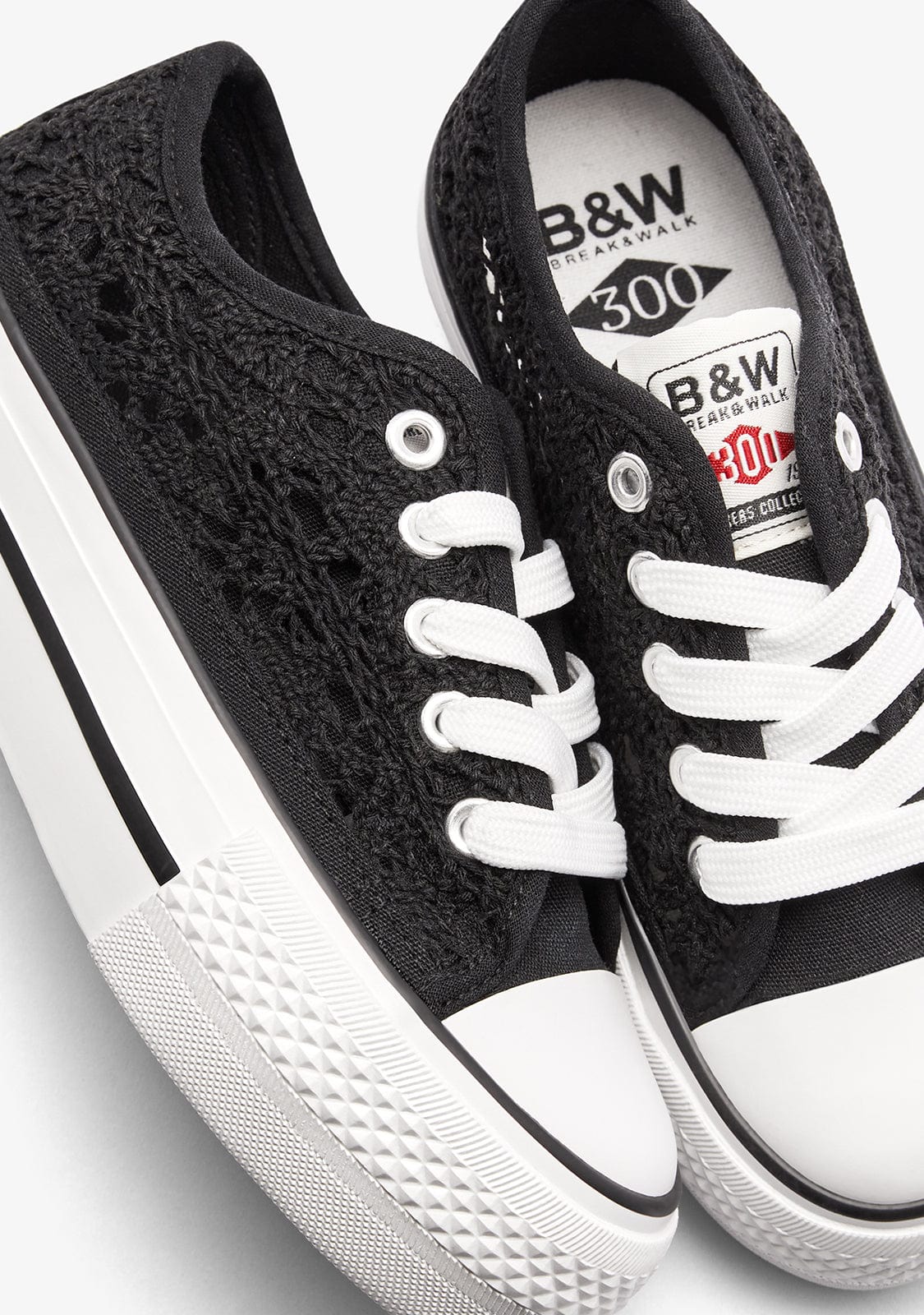 B&W JUNIOR ZAPATOS / SNEAKERS / BASKET Black Crochet Low Sneakers