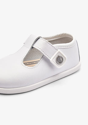 Baby´s White Respectful Mary Janes Conguitos