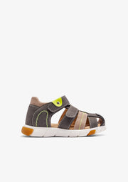 CONGUITOS ZAPATOS / SANDALIAS / TIRAS Khaki Closed Sandals