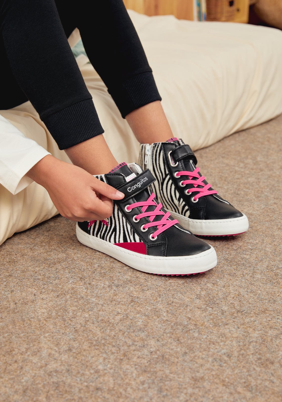 CONGUITOS ZAPATOS / SNEAKERS / BASKET Black Zebra Star High Top Sneakers