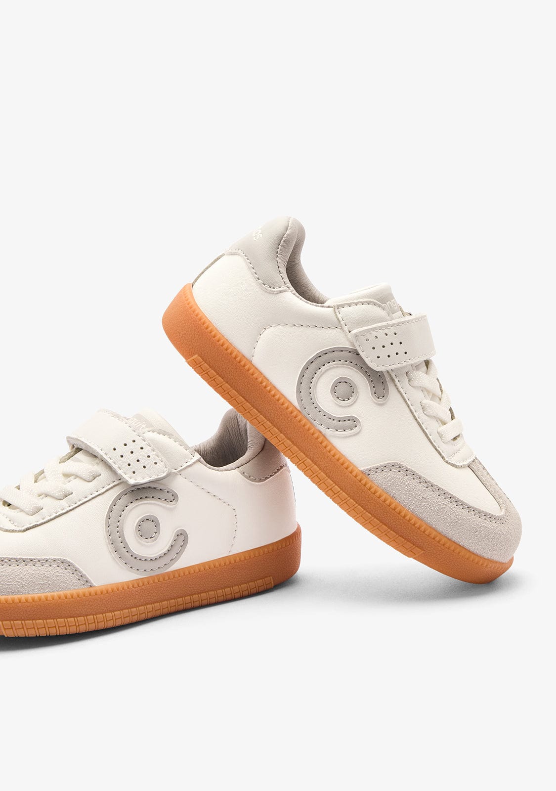 CONGUITOS ZAPATOS / SNEAKERS / JOGGING White Logo Casual Sneakers