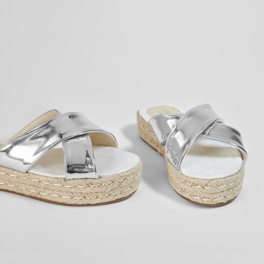 FRESAS CON NATA Shoes Girl's Silver Straps Crossed Mirror Sandals