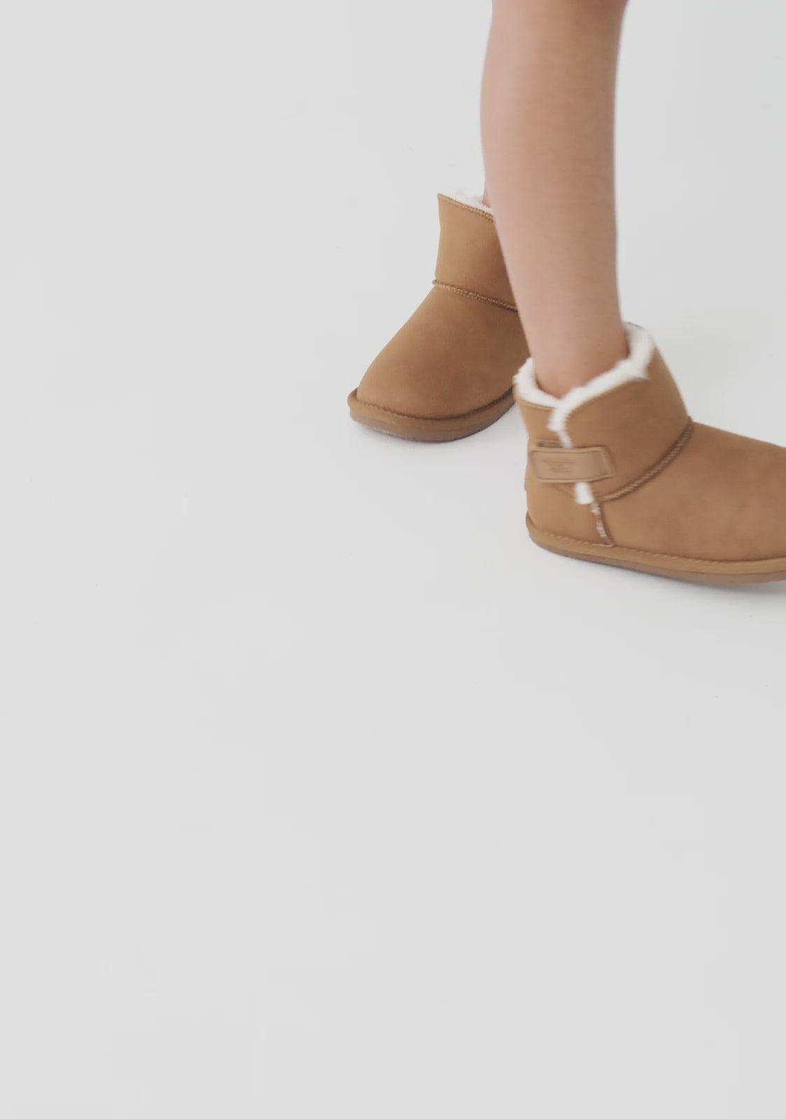 Carregar vídeo: Botas Australianas Goflex Light Tan