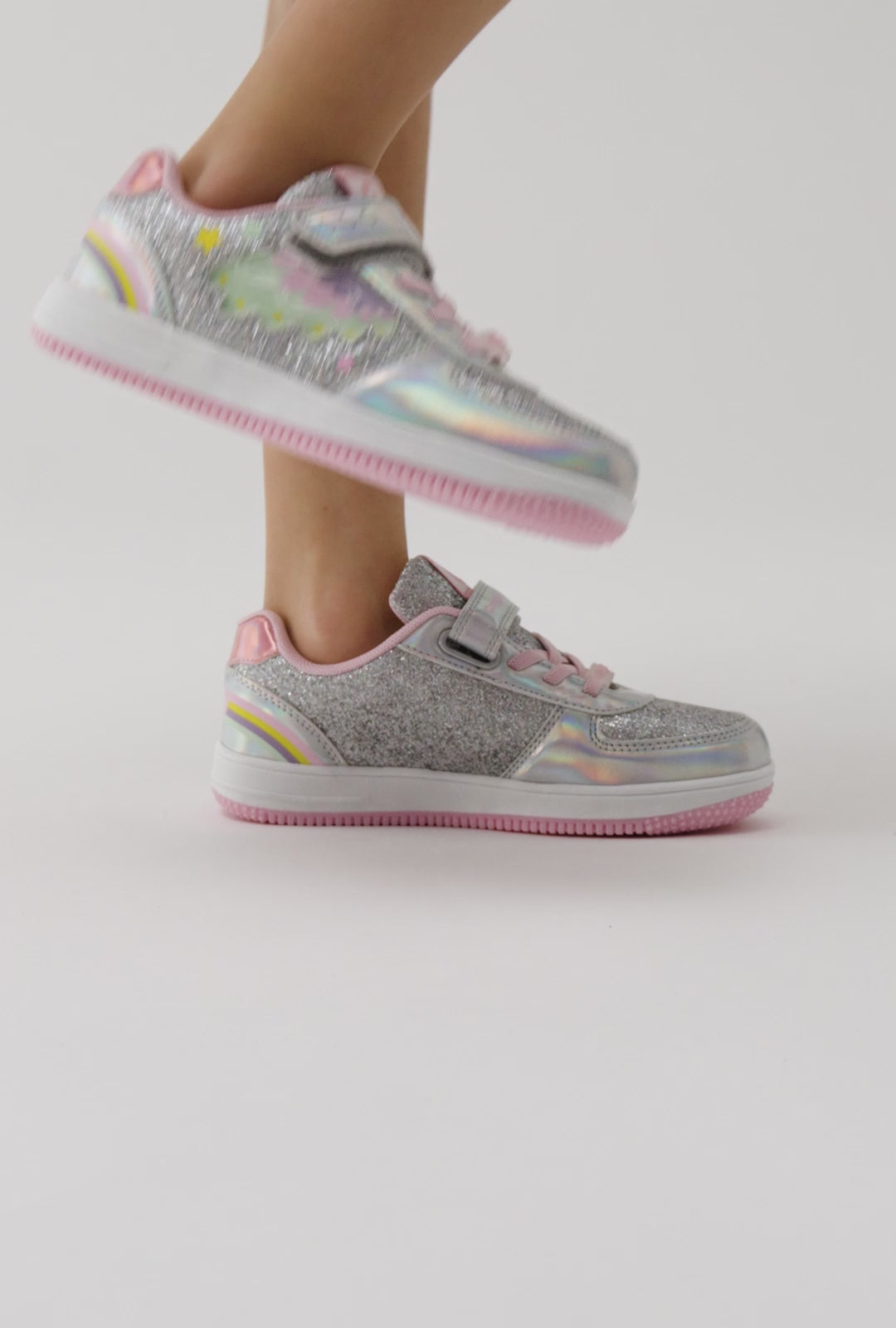 Video laden: Glitzer- und Regenbogen-Licht Sneaker