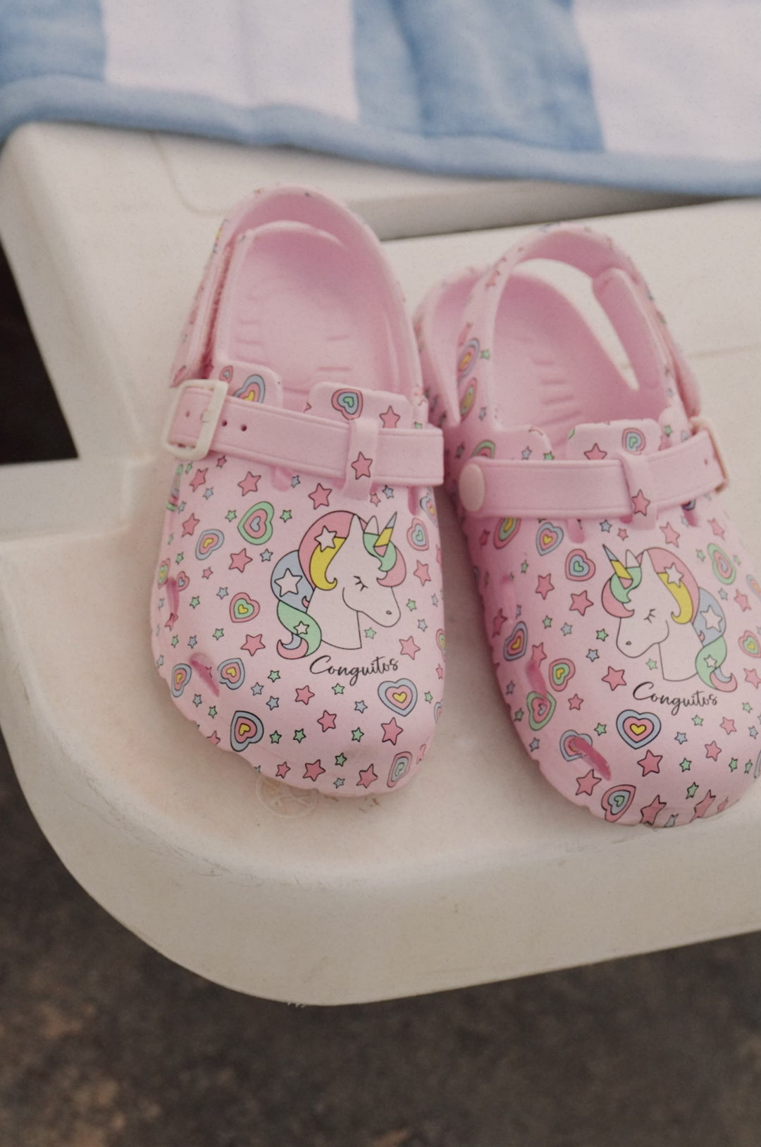 Cargar video: Zuecos Unicornio Rosa
