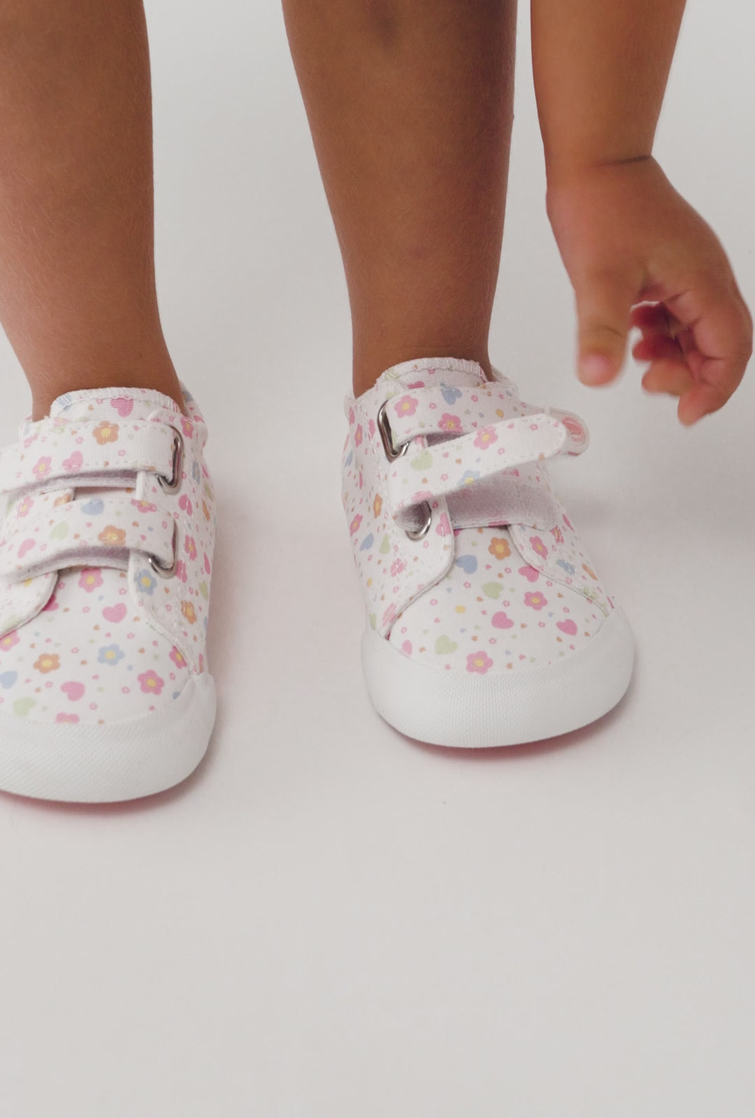 Charger la vidéo : Baskets en toile respectueuses Multi Heart