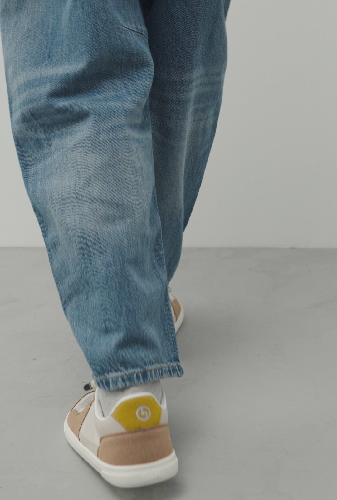Load video: Beige White Barefoot Goflex Sneakers