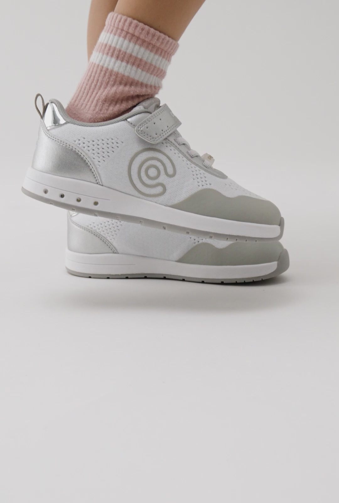 Load video: Silver Logo Barefoot Goflex Light Sneakers