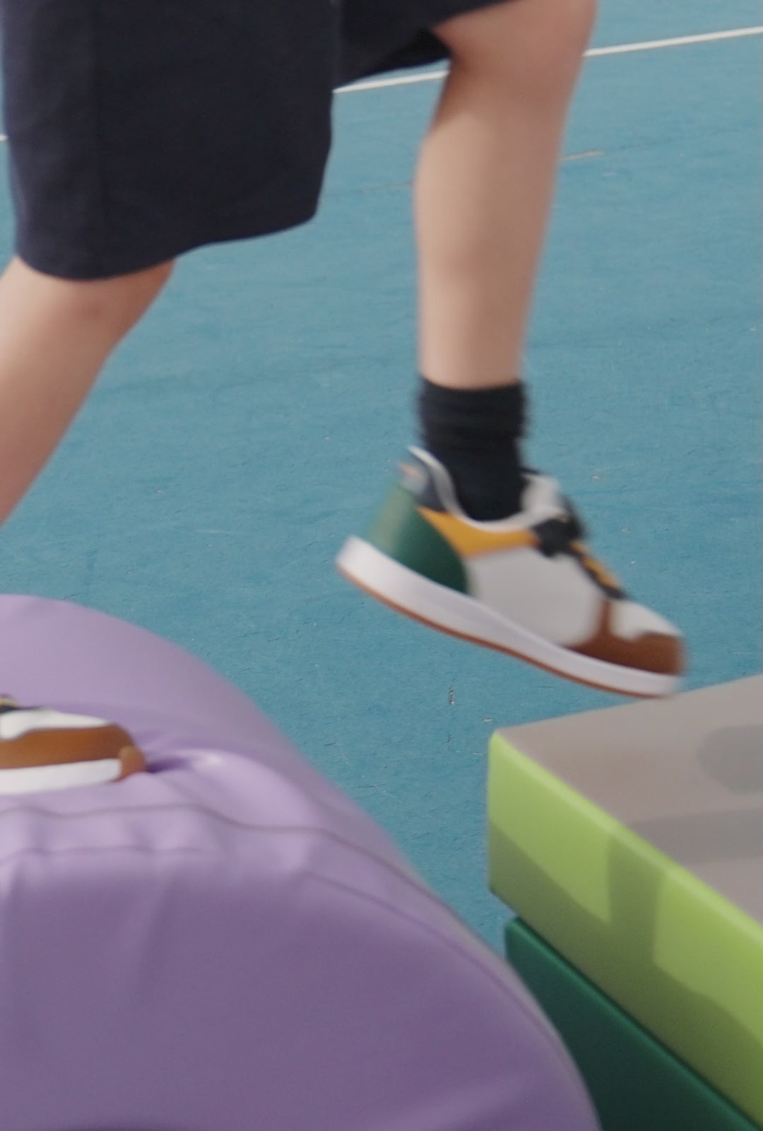 Video laden: Respektvolle Goflex Light Sneaker Weiß Bunt
