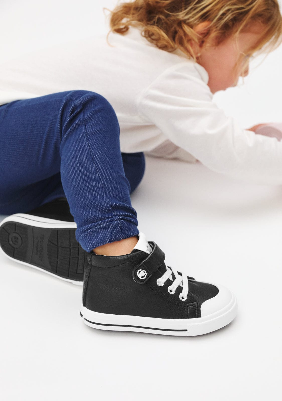 TECNOBABY ZAPATOS / SNEAKERS / BASKET Black Respectful High Strap Sneakers